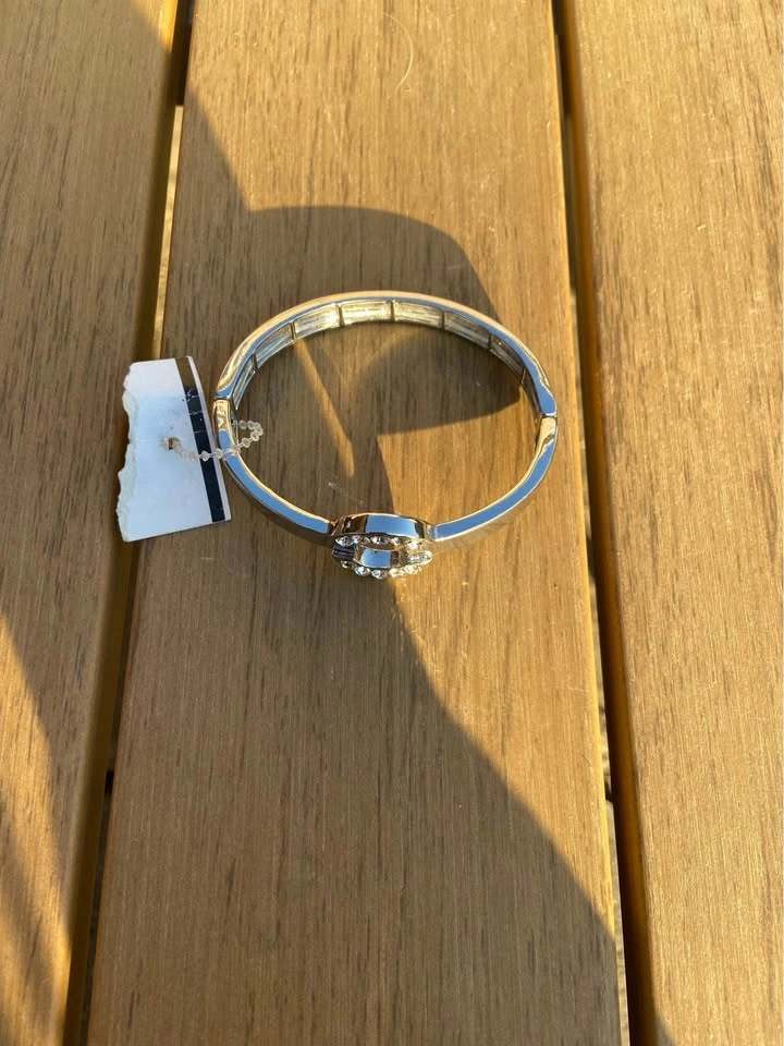 Elegant Silver Bracelet - photo 2