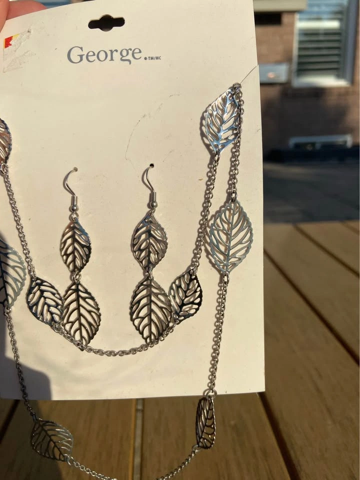 Silver Leaf Earrings and Necklace Jewelry Set - photo 5
