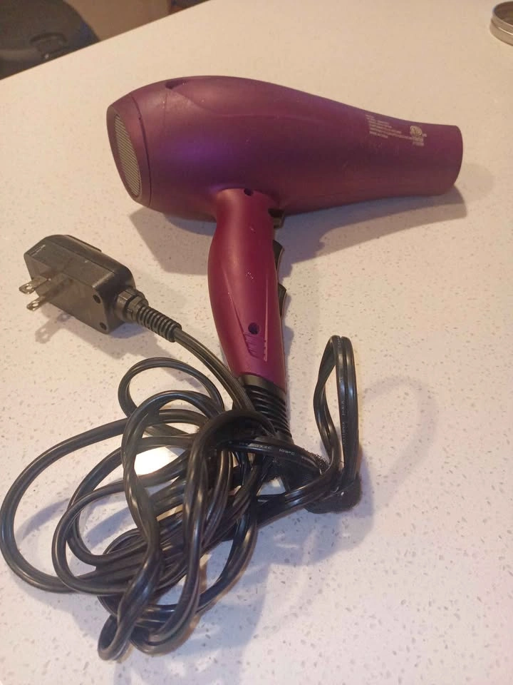 Hairdryer - photo 2