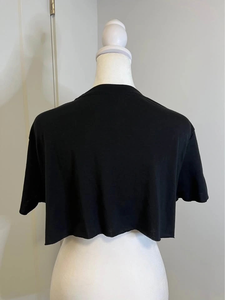 SHEIN Black Cut-Out Crop Tee - photo 4