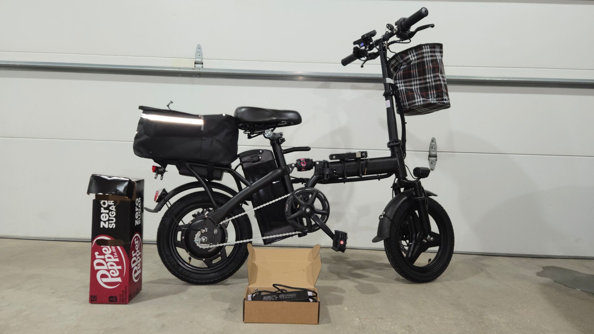 Black Folding Ebike – Fully Loaded