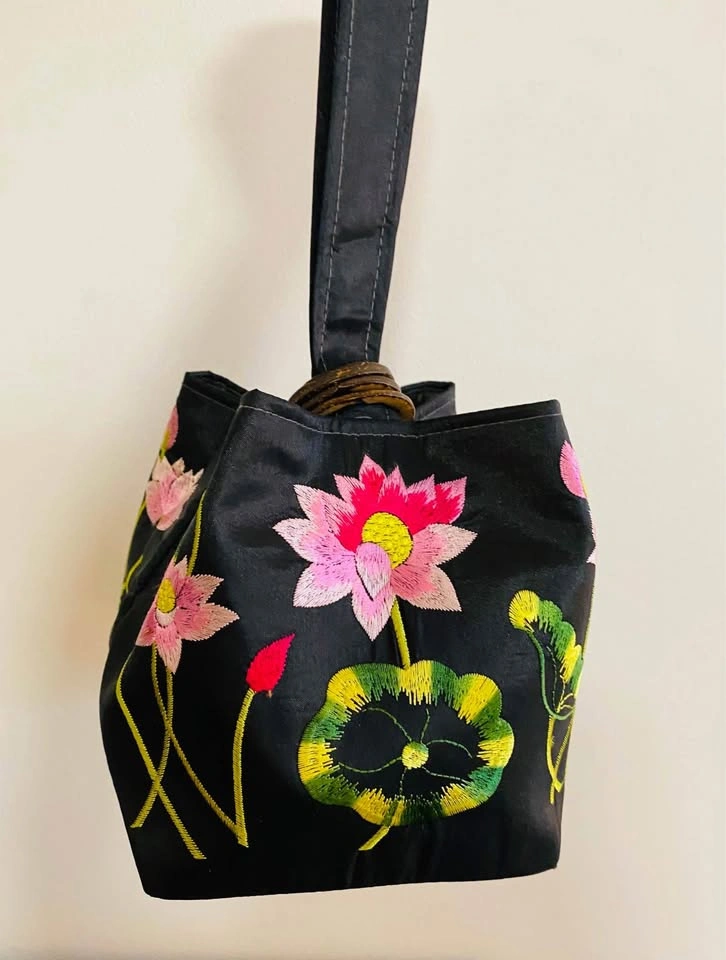 New - Embroidered Bag/Vanity bag - Black - photo 2
