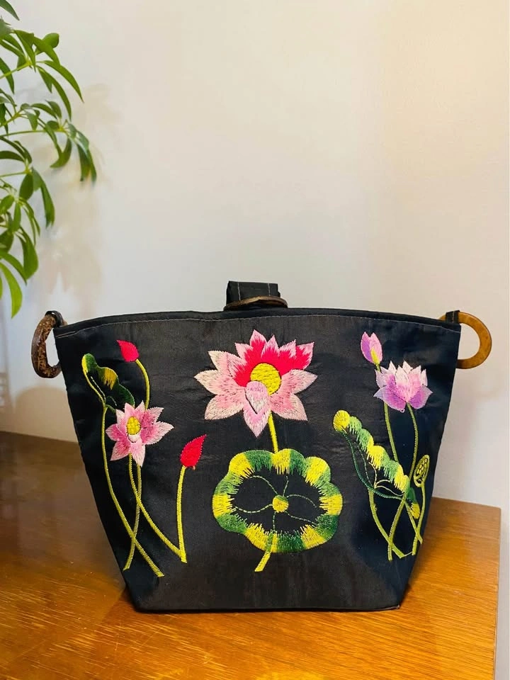 New - Embroidered Bag/Vanity bag - Black - photo 3