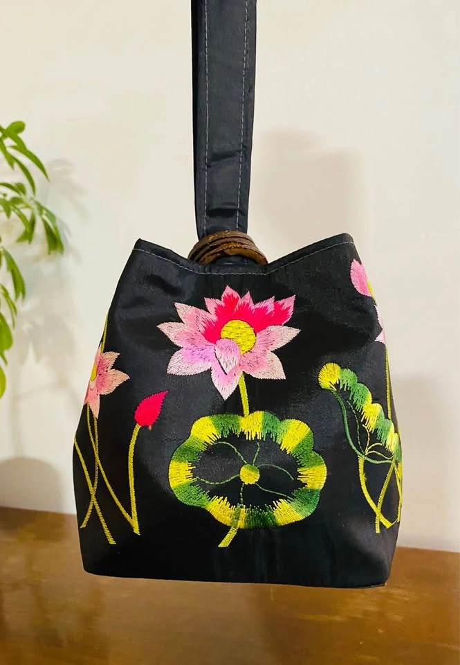 New - Embroidered Bag/Vanity bag - Black - photo 5