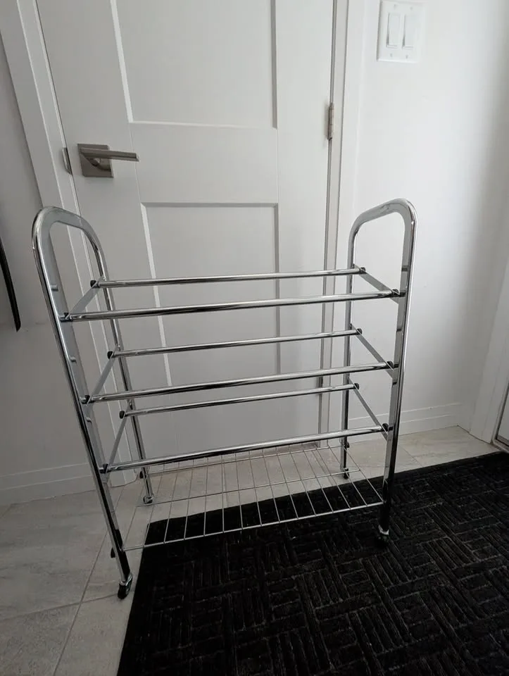 3 Tier Shoe Rack (on wheels) - photo 2