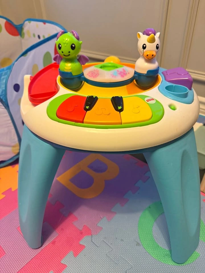 Fisher-Price Enchanted Friends Learning Table - English Edition