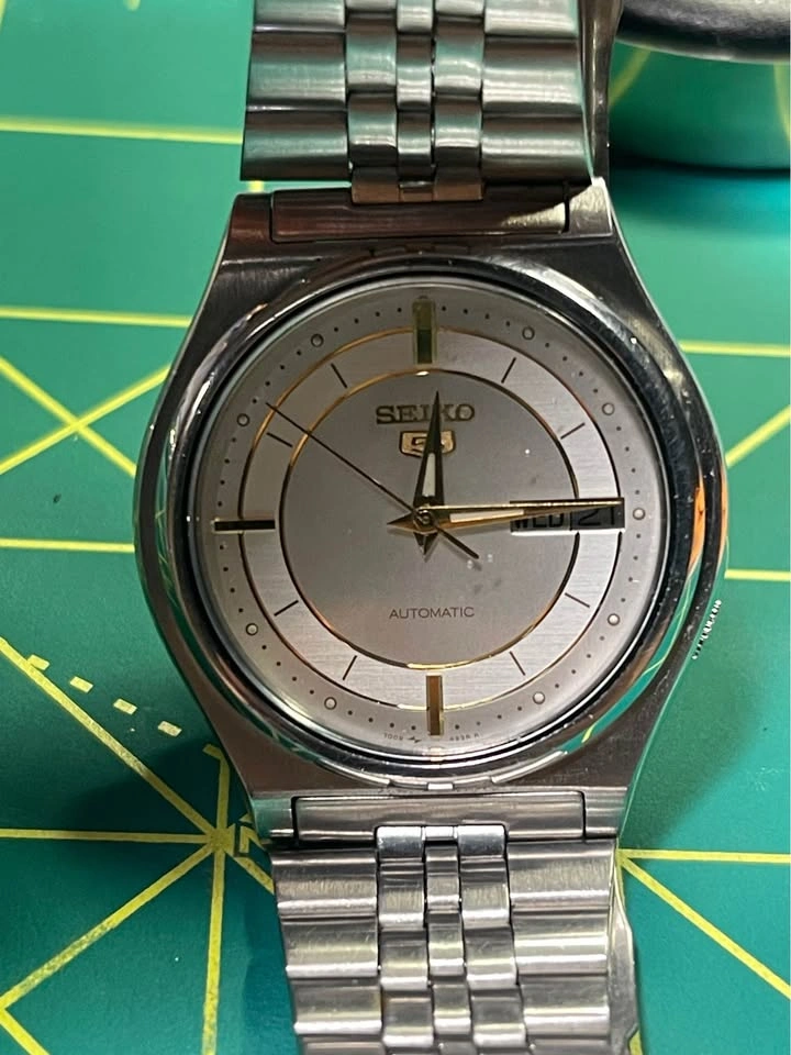 Vintage Seiko 5 Watch - 1982 - Serviced - photo 2
