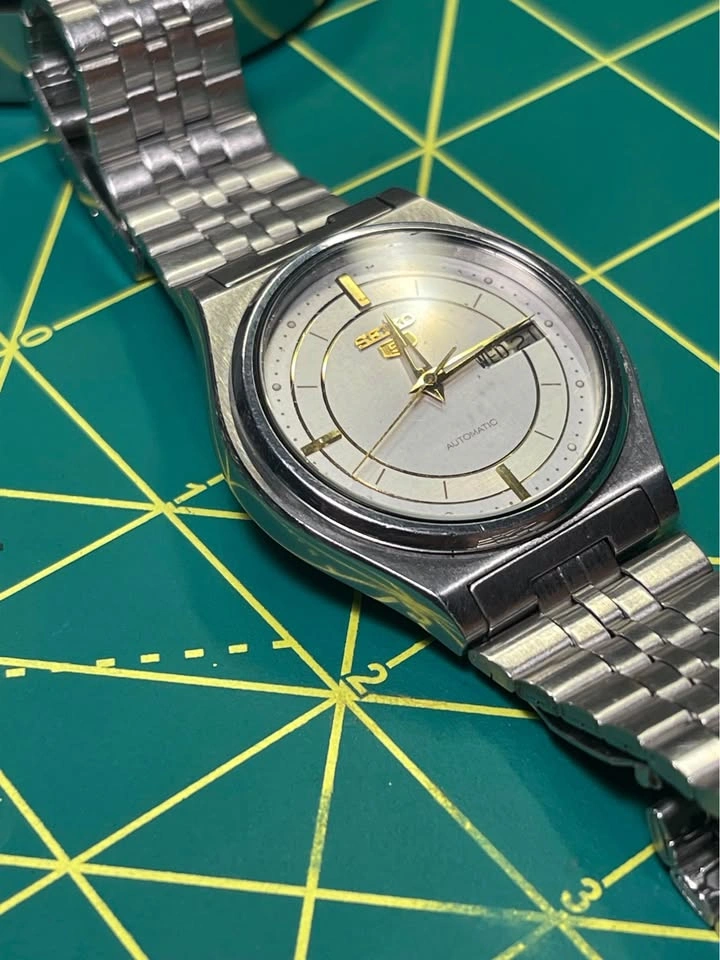 Vintage Seiko 5 Watch - 1982 - Serviced - photo 3