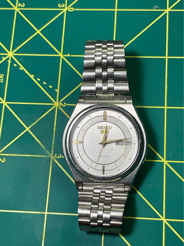 Vintage Seiko 5 Watch - 1982 - Serviced - photo 5