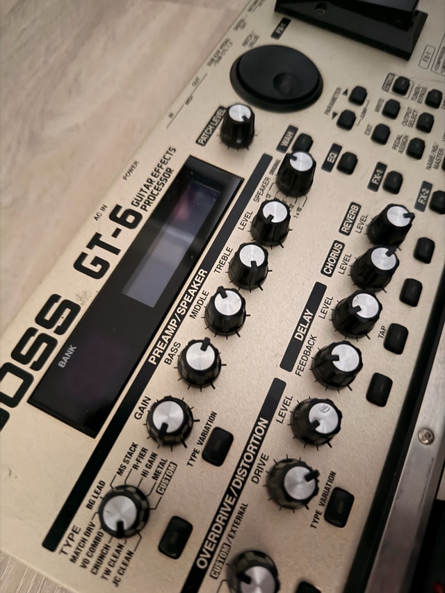 BOSS GT6 Guitar Effects Processor (negotiable)