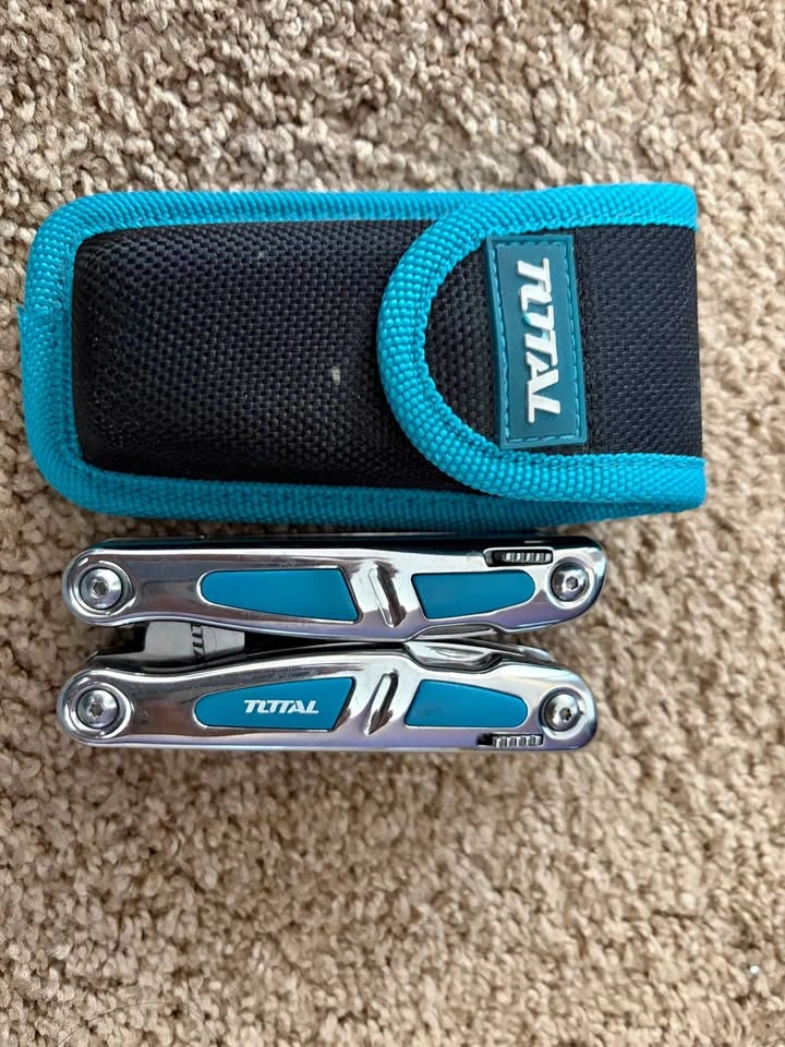 TOTAL Multi-Tool with Case