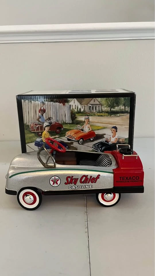 TEXACO 1948 BMC Pedal Car Sky Chief Replica Bank - photo 2