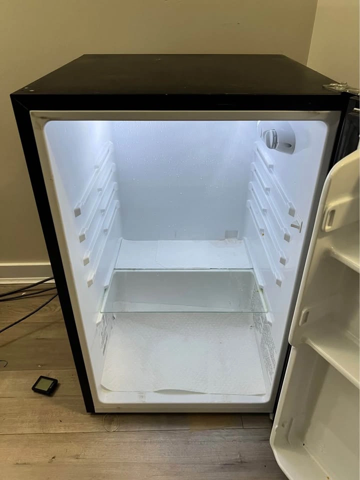 MiniFridge Retail $290 - photo 2