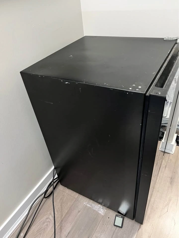 MiniFridge Retail $290 - photo 4