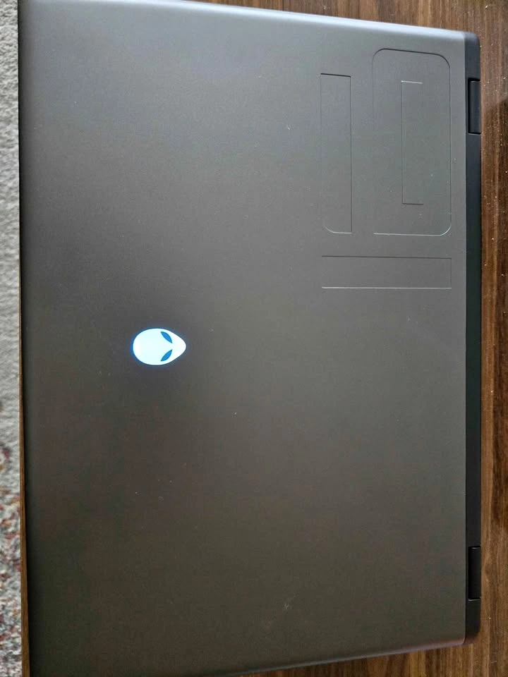 Alienware m16 R2 Gaming Laptop - RTX 4070 | Intel Ultra 7