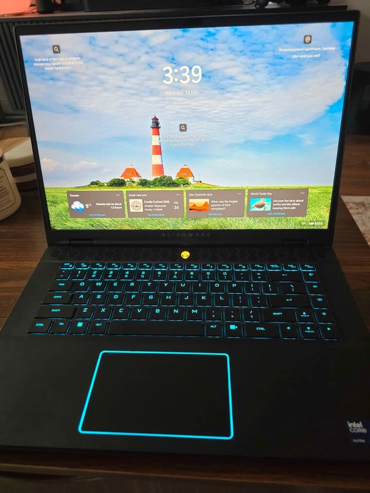 Alienware m16 R2 Gaming Laptop - RTX 4070 | Intel Ultra 7 - photo 2