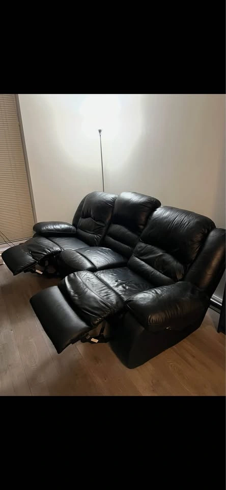 Free Couch Need Gone - photo 2