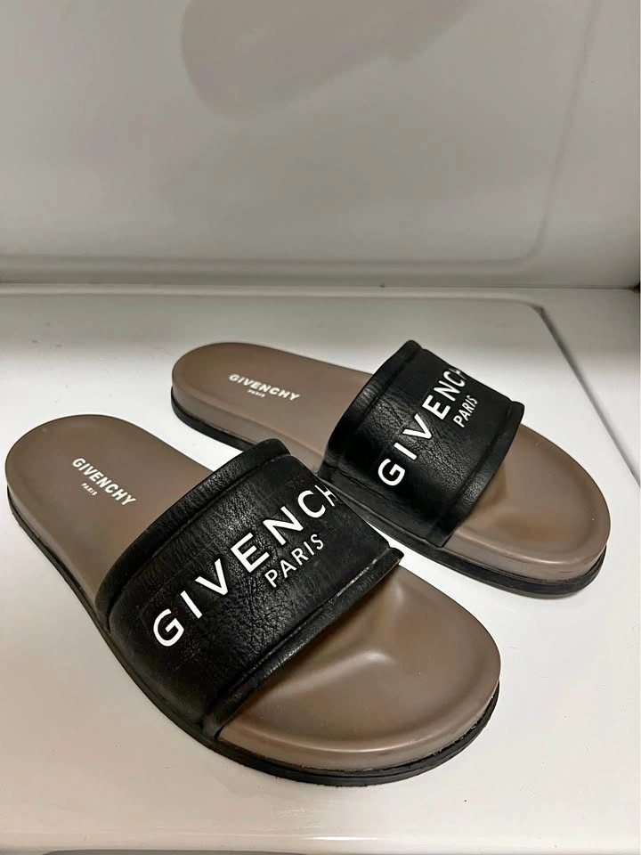 Givenchy Slides Size 9 Mens or Womens