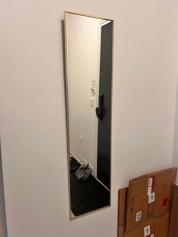 Hanging mirror