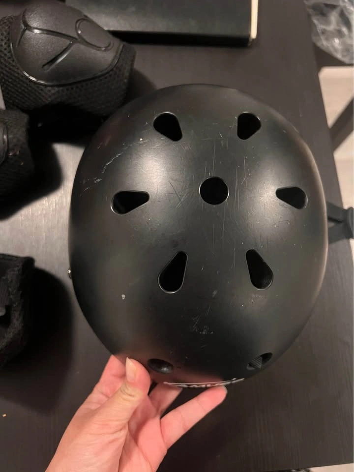 Kid’s helmet - photo 3