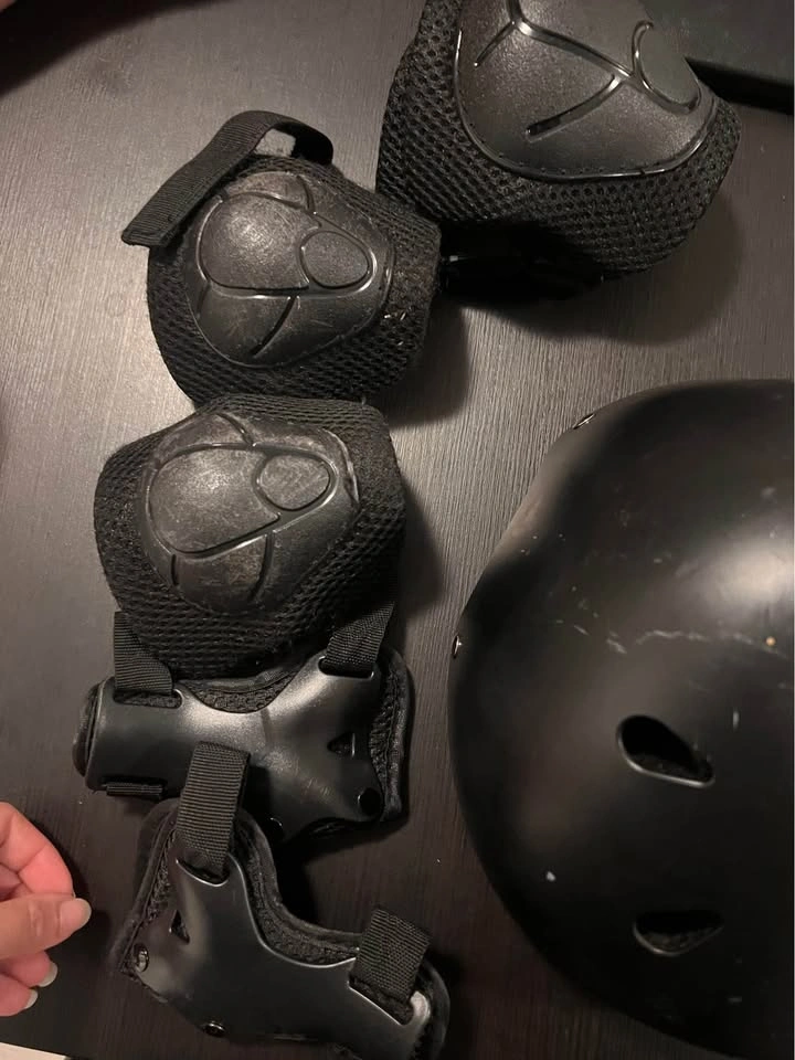 Kid’s helmet - photo 4