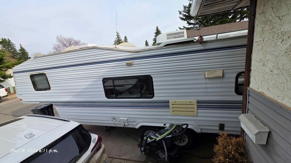 Komfort Fifth Wheel Travel Trailer - photo 2