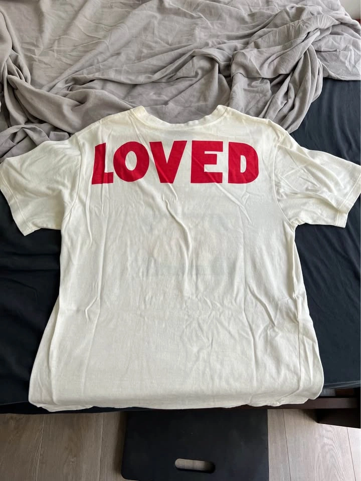 Gucci Tshirt "Loved" size M 9.5/10 Condition - photo 4