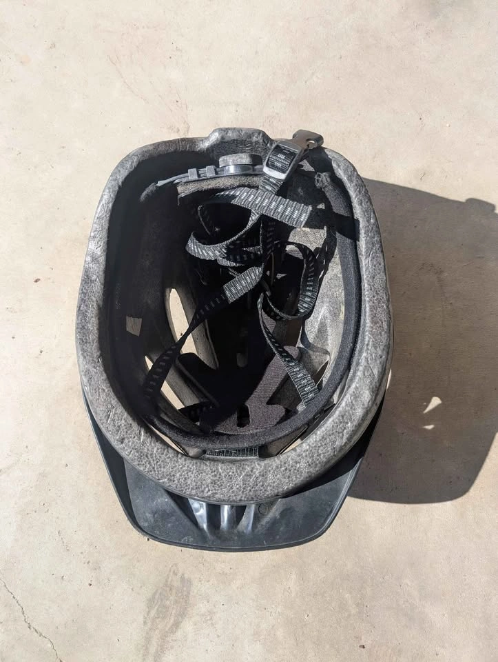 Bell Bike Helmet - Youth/Adult - photo 2