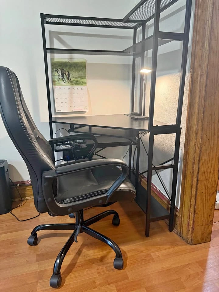 Computer chair & Desk