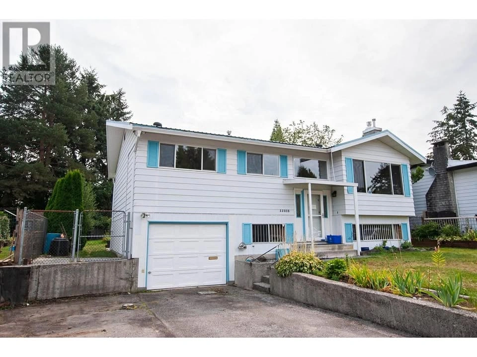 5 Bed 2 Bath House for Rent in Maple Ridge