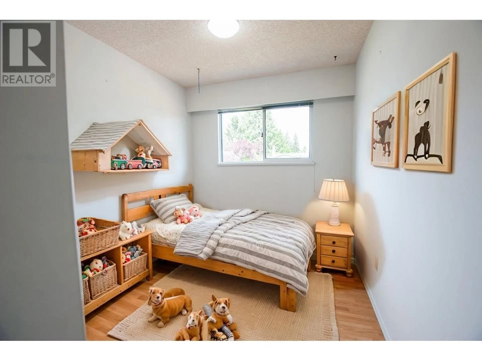 5 Bed 2 Bath House for Rent in Maple Ridge - photo 4
