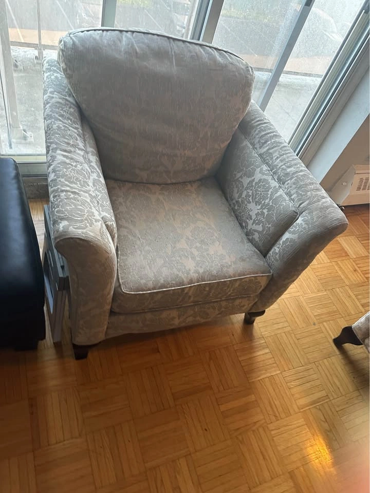 Accent Chairs & 3 Seater - photo 4