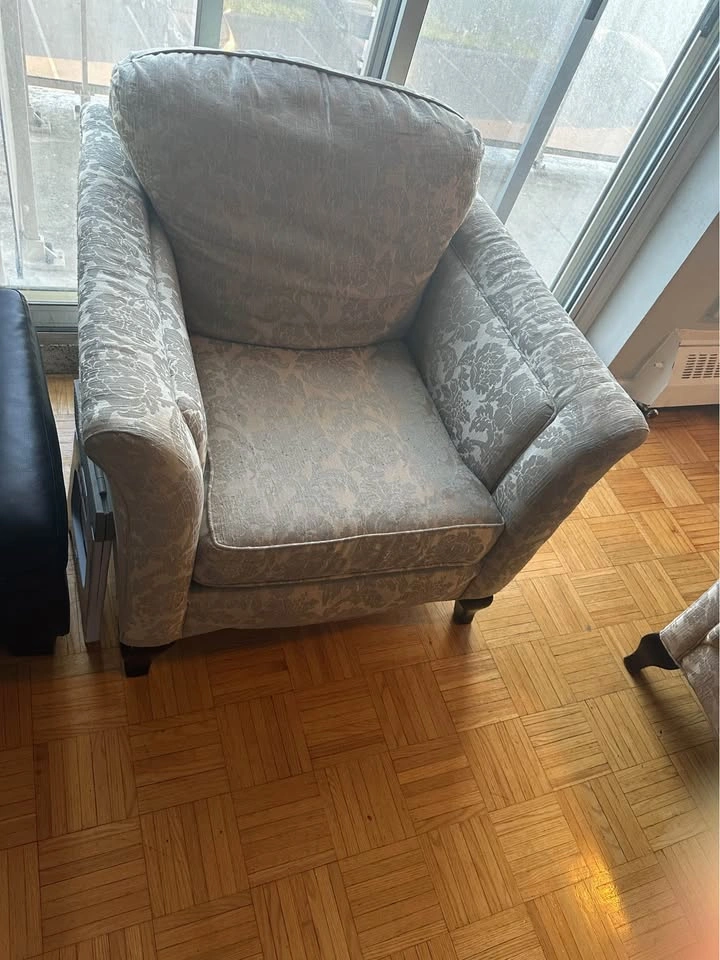Accent Chairs & 3 Seater - photo 5