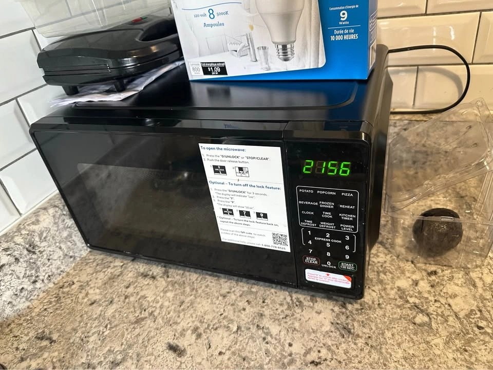 Microwave - photo 2