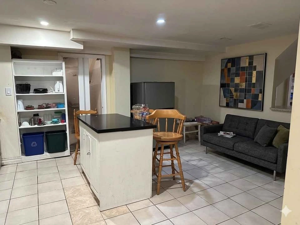 Private room for rent - photo 3