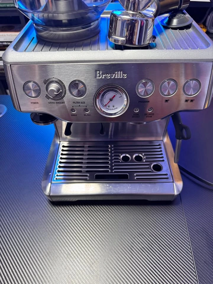 Breville - the Barista Express Espresso Machine