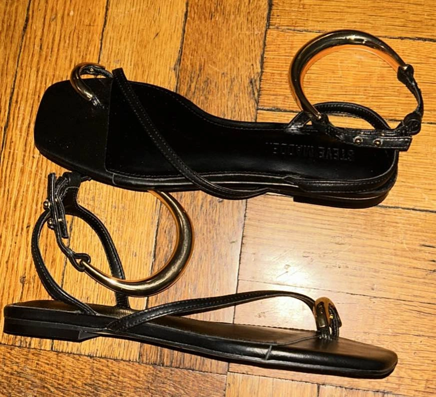 Steve Madden NEW Black Leather Sandals W Gold Ankle Bar SZ 6 - photo 2