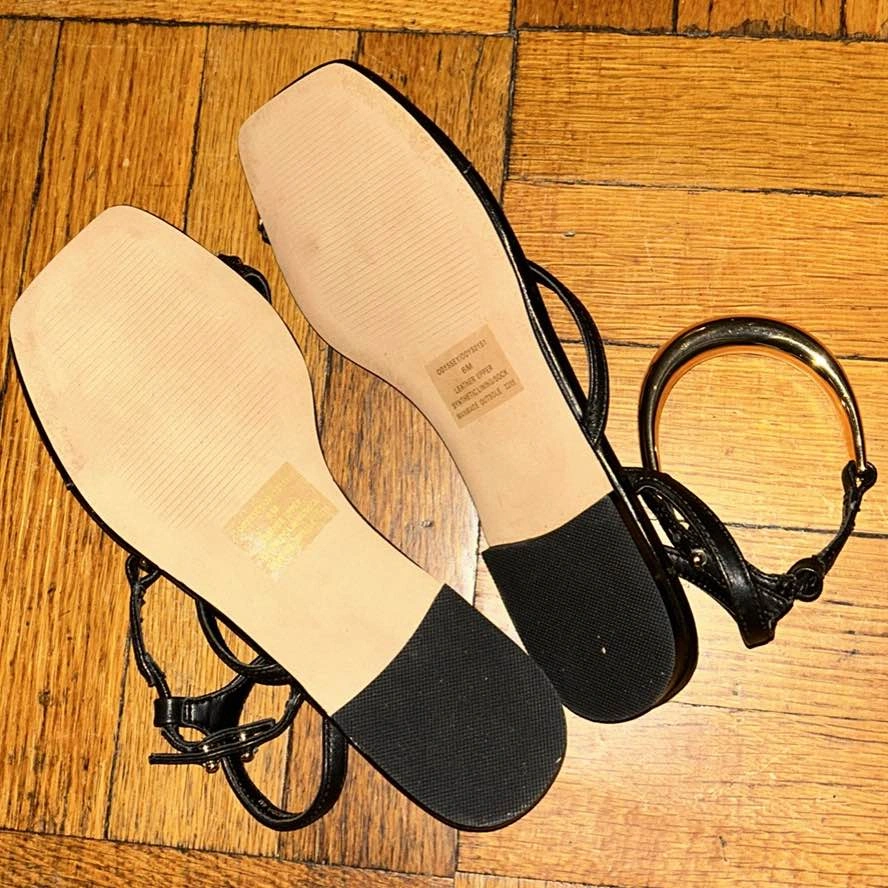 Steve Madden NEW Black Leather Sandals W Gold Ankle Bar SZ 6 - photo 3