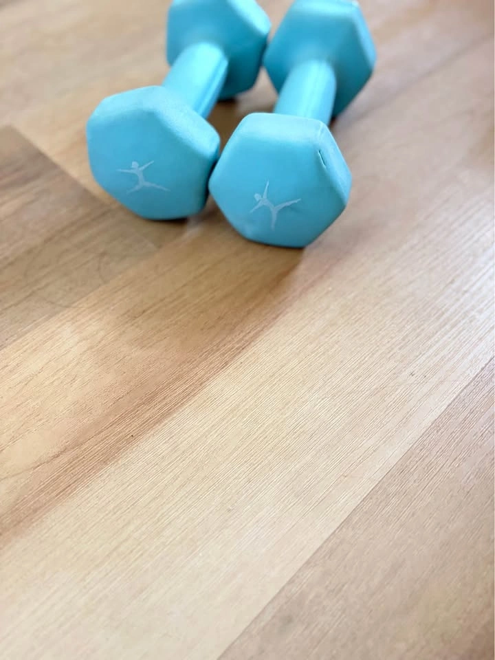 Pair of 5 lb blue dumbbells - photo 2