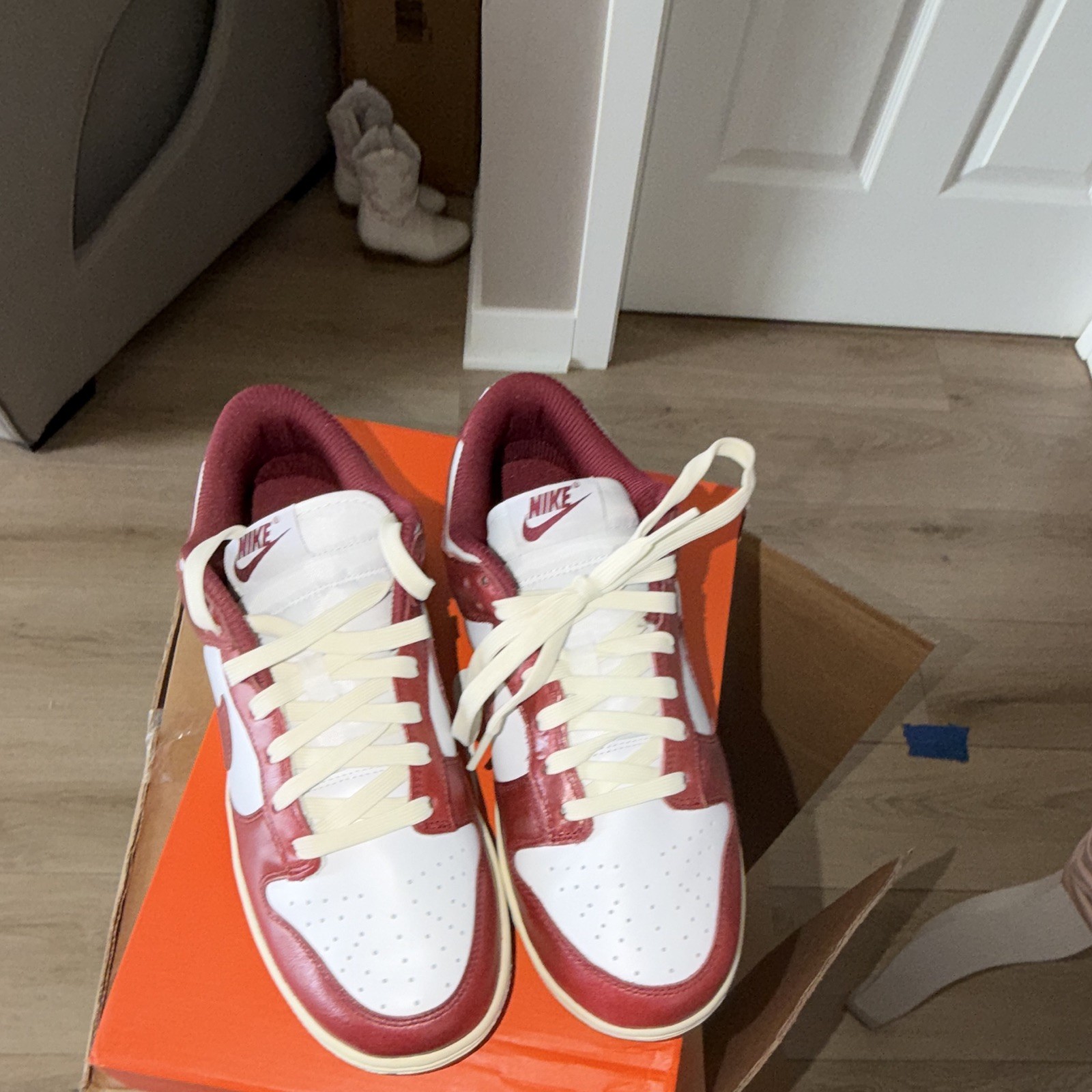 Nike Dunk Low PRM Vintage Red White/Team Red Leather Sneakers Ne