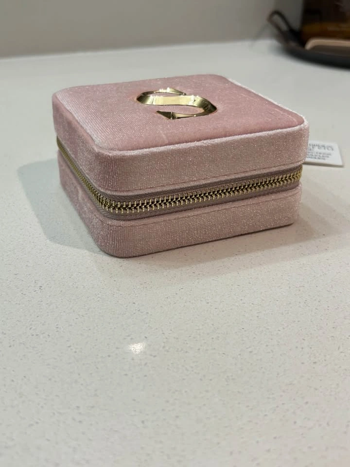NEW! Pink Velvet S Initial Jewelry Organizer Travel Case - photo 2