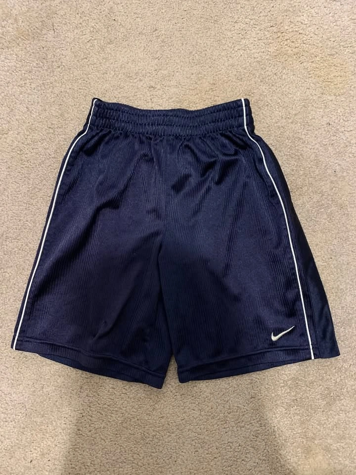Nike Boys Shorts (Size 6)