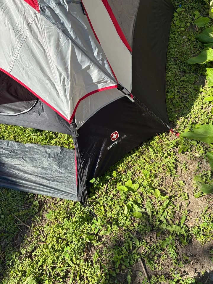 Swissgear Dome Camping Tent - photo 2