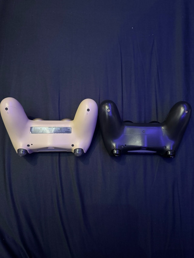 PS4 Controllers - photo 2