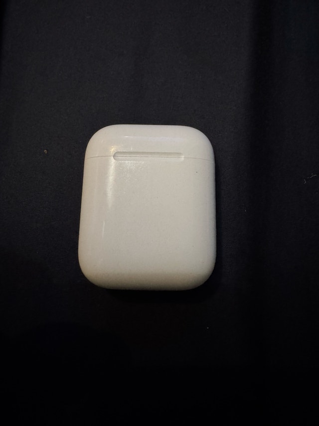 Apple AirPods Gen 1