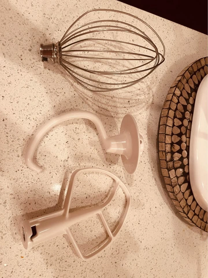 Kitchen Aid 5 Quart KS55 White Heavy Duty Mixer - photo 4