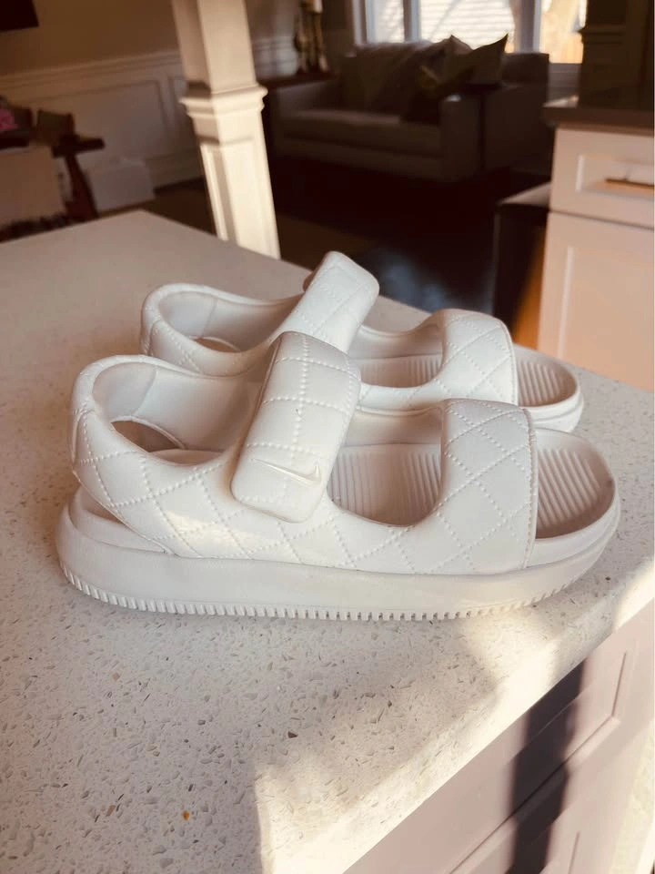 Nike Calm SE Sandal Sz. 8 - photo 2
