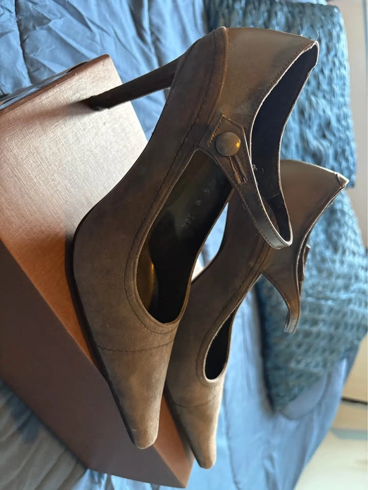 Vintage Sacha London Suede Mary Jane Pumps - Grey, Size 6.5 - photo 2