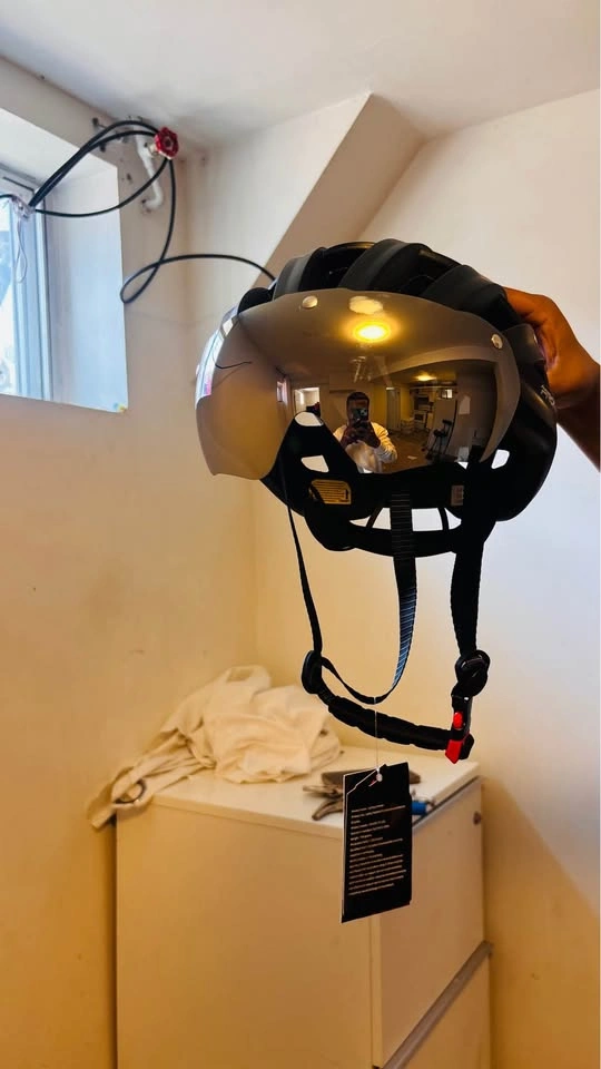 Premium Cycling Helmet with Back Safety Light & Protective Eye G - photo 5