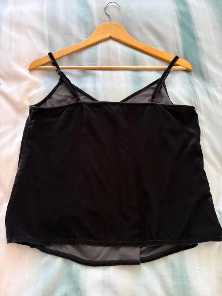 Old Navy Black Velvet Camisole Top Small Petite - photo 2
